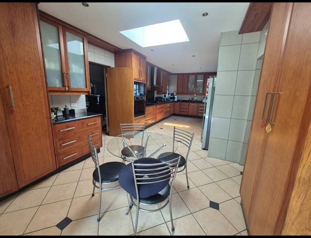 4 BEDROOM HOUSE FOR SALE IN VANDERBIJLPARK SW 5